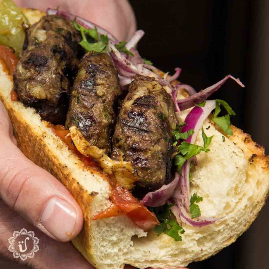 Frisches Fladenbrot aus dem Ofen